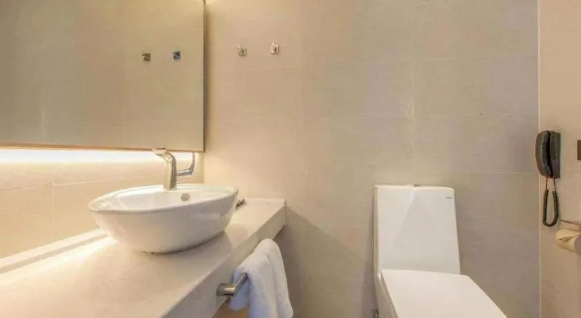 Lavande Hotels Wuhan Guanggu Yangjiawan Metro Station