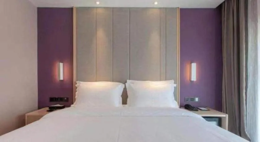 Bed in Lavande Hotels Wuhan Guanggu Yangjiawan Metro Station