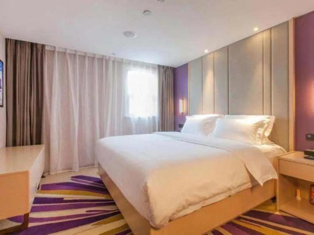 Bed in Lavande Hotels Wuhan Guanggu Yangjiawan Metro Station