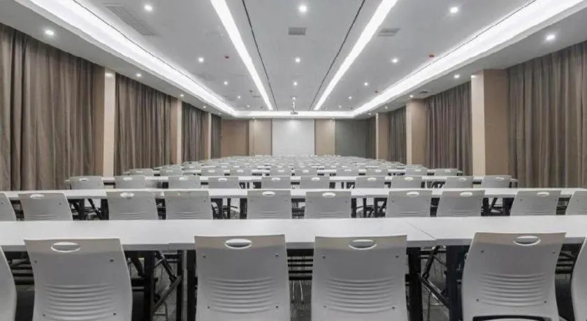 Lavande Hotels Wuhan Guanggu Yangjiawan Metro Station