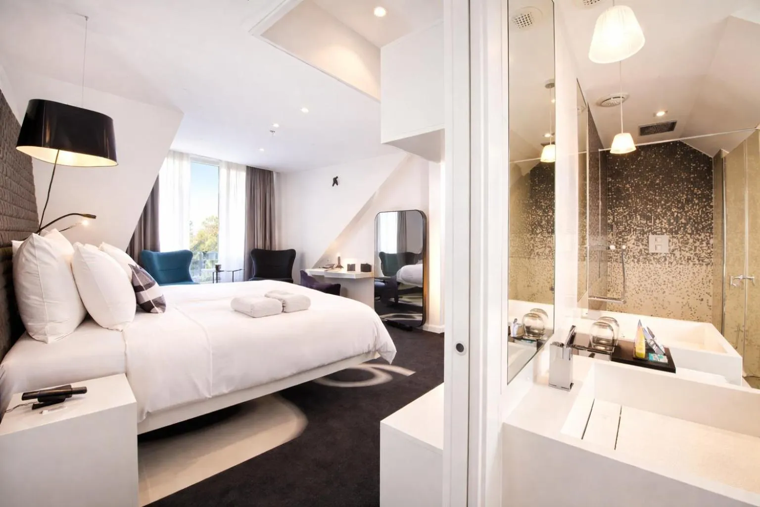 Bedroom, Bed in Vertigo Hotel, By Marriott, a Member of Design Hotels