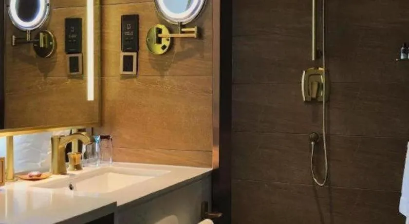 James Joyce Coffetel Anyang Railway Station Wenfeng Avenue Yinxu Scenic Spot