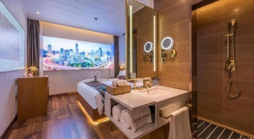 James Joyce Coffetel Anyang Railway Station Wenfeng Avenue Yinxu Scenic Spot