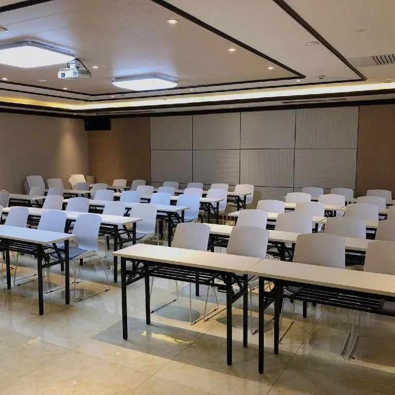 James Joyce Coffetel Anyang Railway Station Wenfeng Avenue Yinxu Scenic Spot