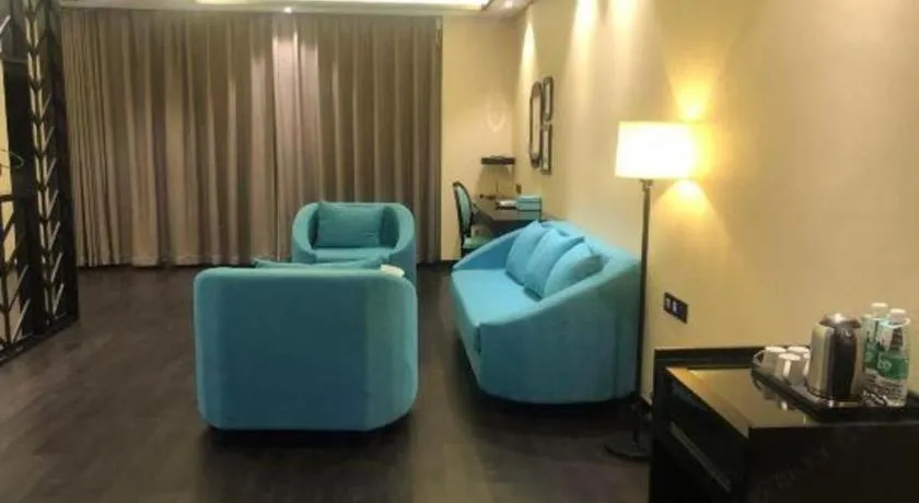 Xana Hotelle Yining Airport Road Jinwuyuan