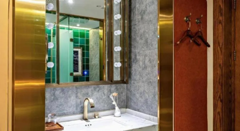 James Joyce Coffetel Tianjin Railway Station