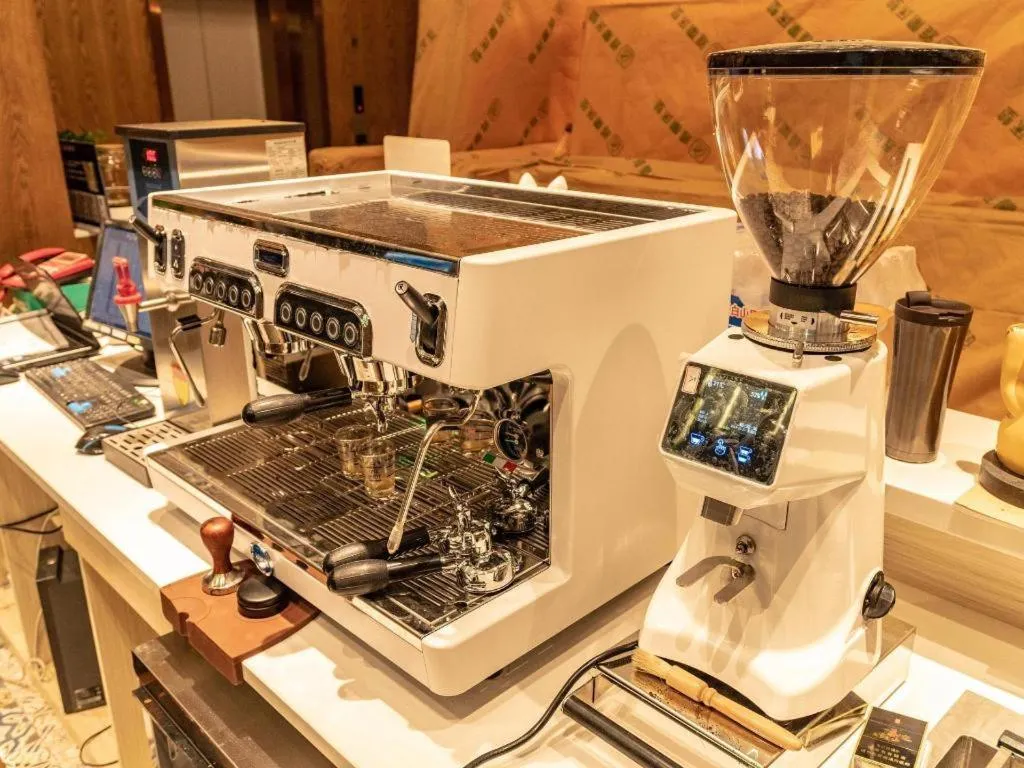 James Joyce Coffetel Tianjin Railway Station