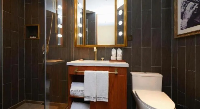 James Joyce Coffetel Tianjin Railway Station