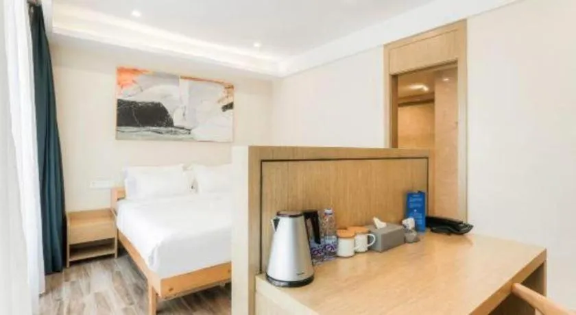 Bed in ZMAX Hotels Wuhan East Lake