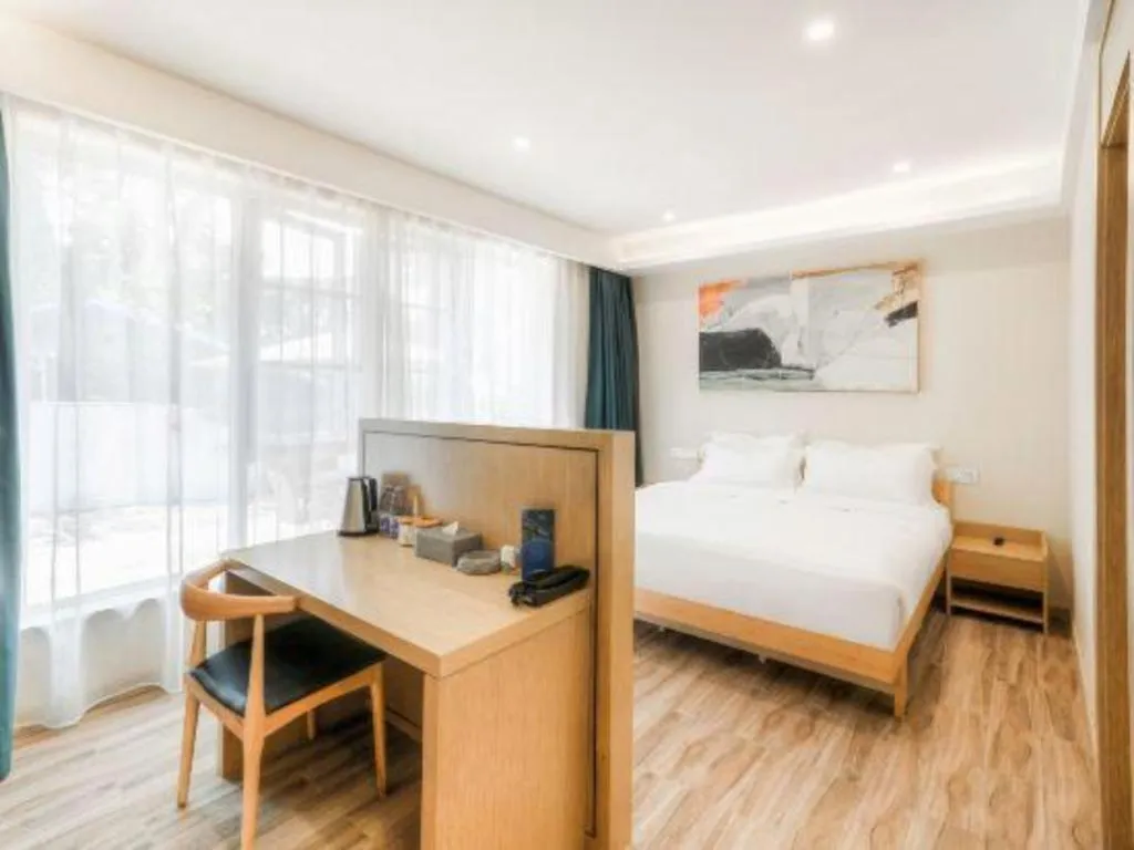 Bed in ZMAX Hotels Wuhan East Lake