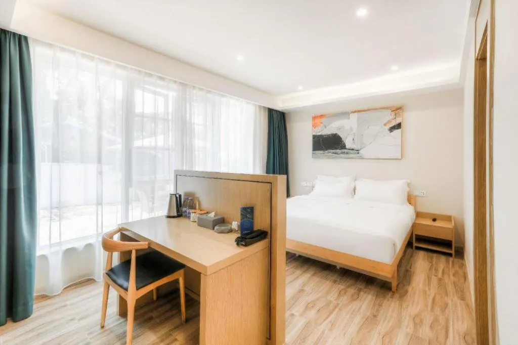 Bed in ZMAX Hotels Wuhan East Lake