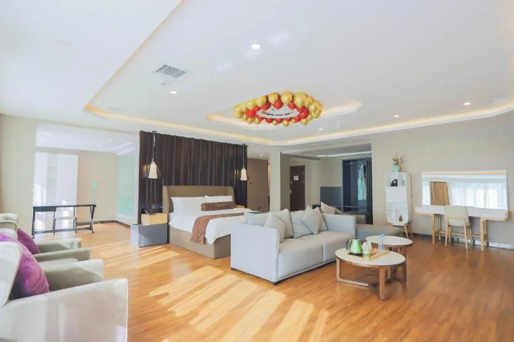 James Joyce Coffetel Jilin Railway Station Fortune Plaza