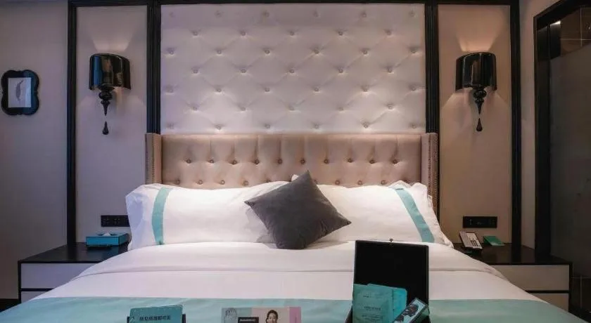 Bed in Xana Hotelle Tianjin Binjiang Road Heping Road Metro Station Quanyechang