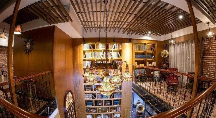 James Joyce Coffetel Harbin West High-speed Railway Station Wanda Plaza