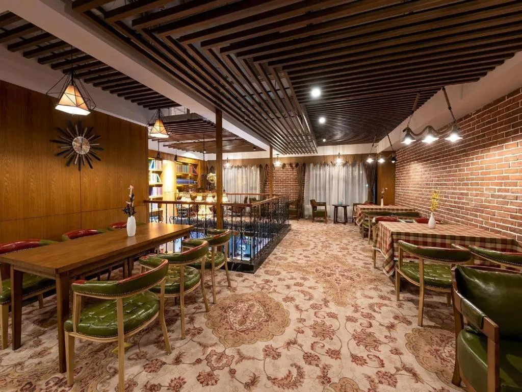 James Joyce Coffetel Harbin West High-speed Railway Station Wanda Plaza