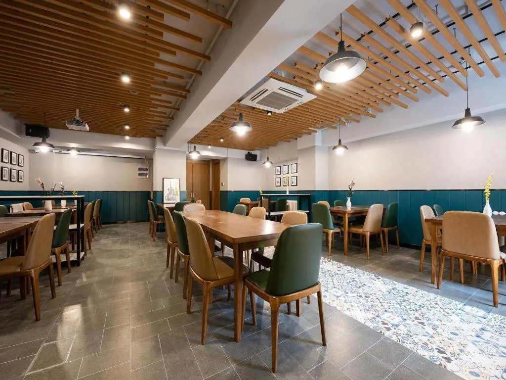 James Joyce Coffetel Harbin West High-speed Railway Station Wanda Plaza