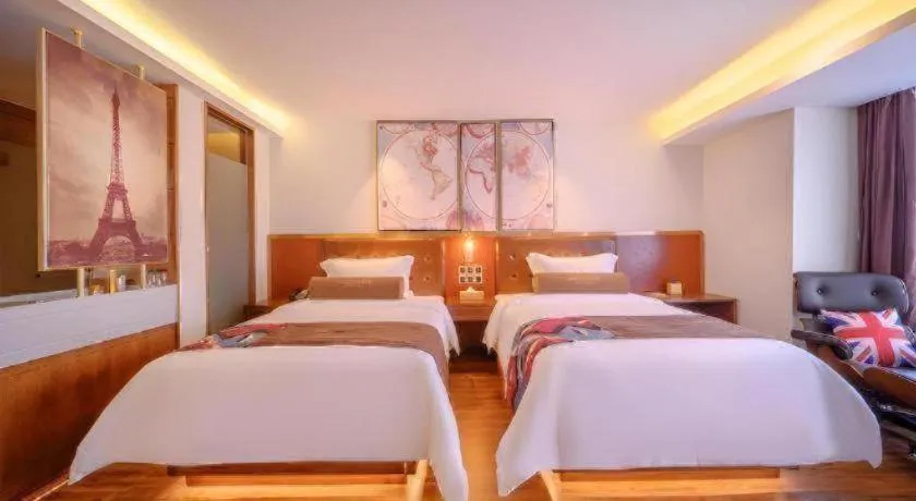 Bed in James Joyce Coffetel Wuhan Gutian Er Road Metro Station