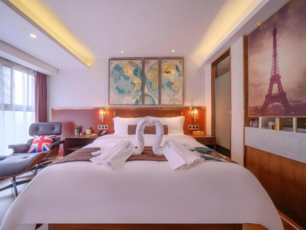 Bed in James Joyce Coffetel Wuhan Gutian Er Road Metro Station