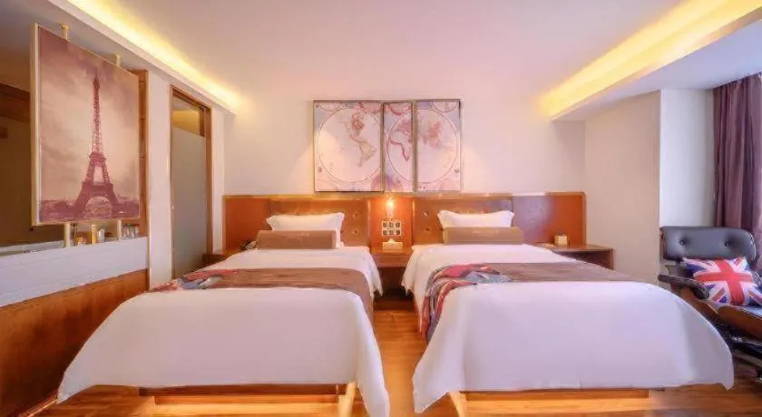 Bed in James Joyce Coffetel Wuhan Gutian Er Road Metro Station