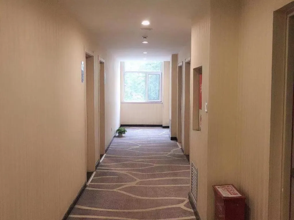 PAI Hotels Shijiazhuang Railway Station West Square