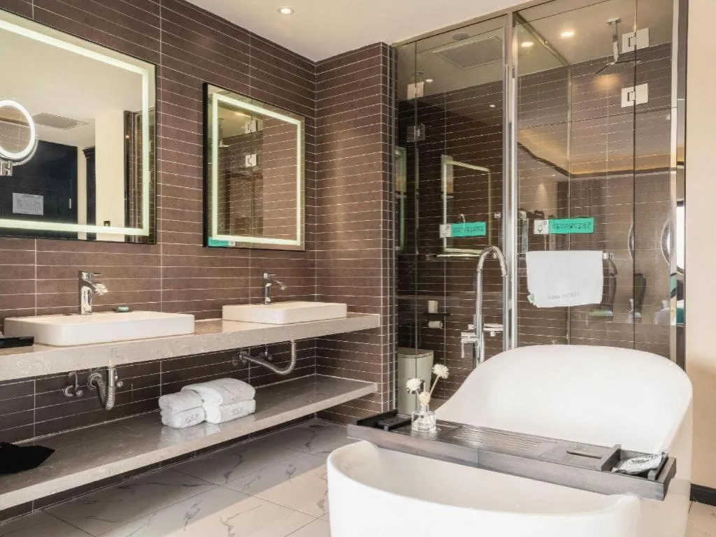 Xana Hotelle Tangshan North Railway Station