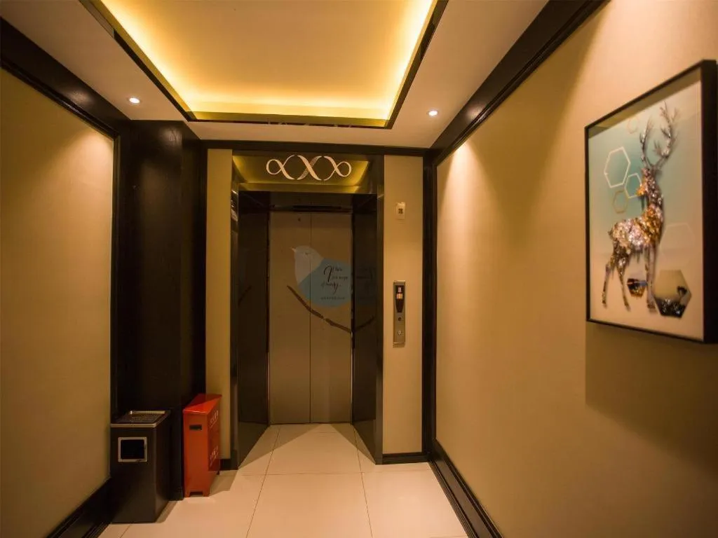 Xana Hotelle Tangshan North Railway Station