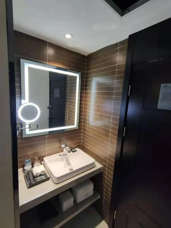 Xana Hotelle Tangshan North Railway Station