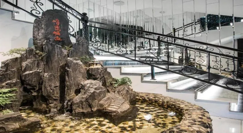 Xana Hotelle Tangshan North Railway Station