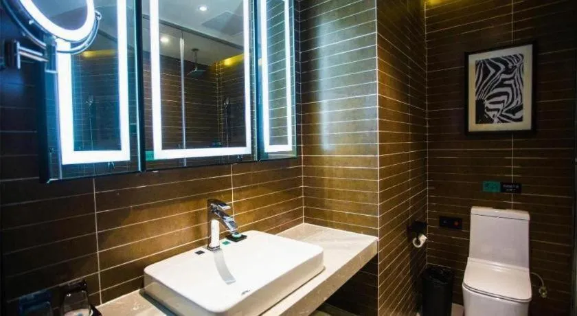 Xana Hotelle Tangshan North Railway Station