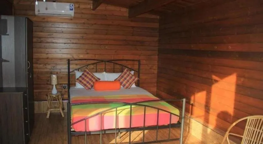 Bed in Ma-Oya Retreat