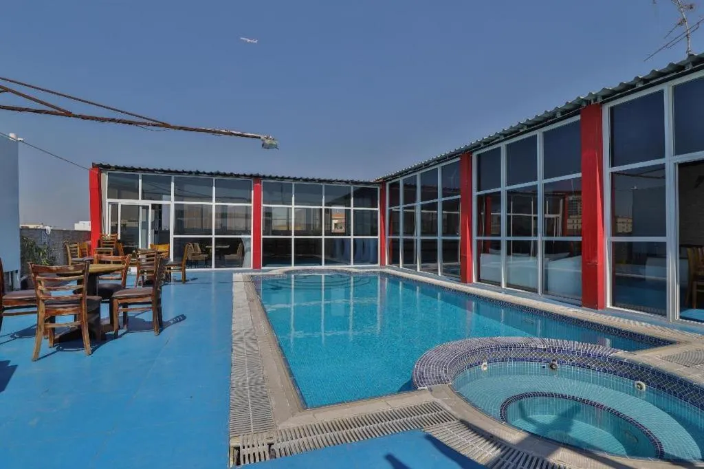 OYO 482 Sun And Sands Downtown