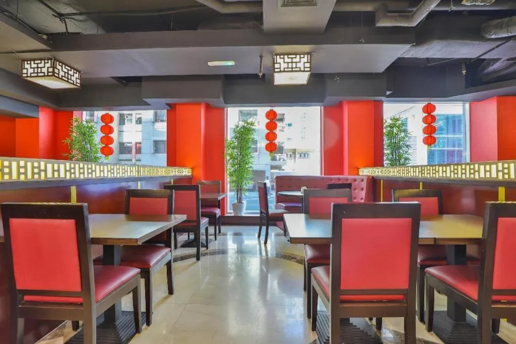 OYO 482 Sun And Sands Downtown