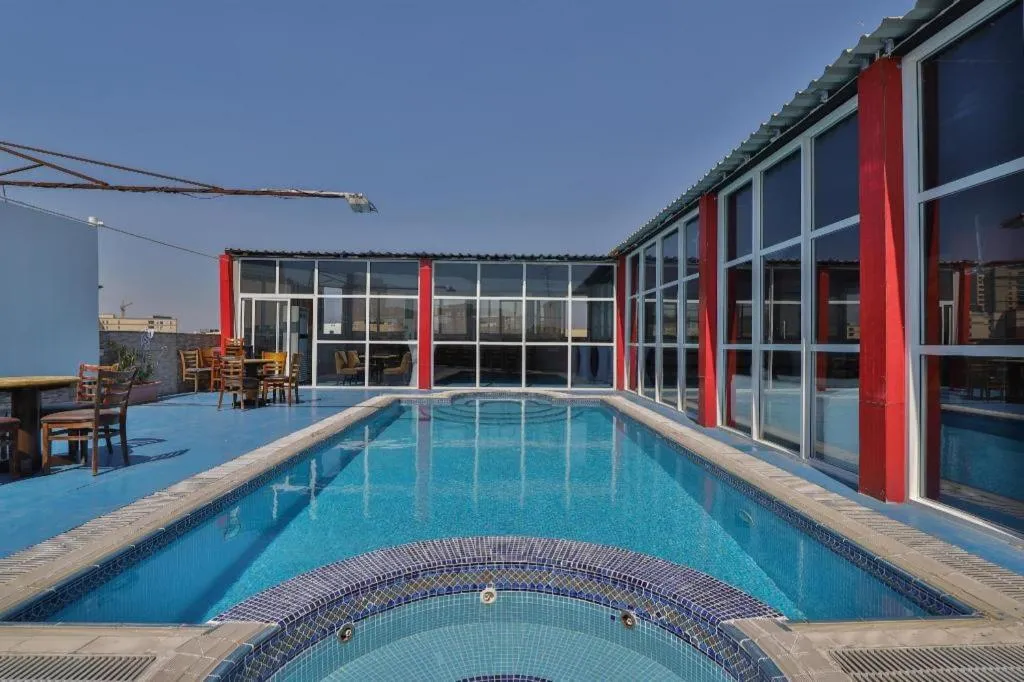 OYO 482 Sun And Sands Downtown