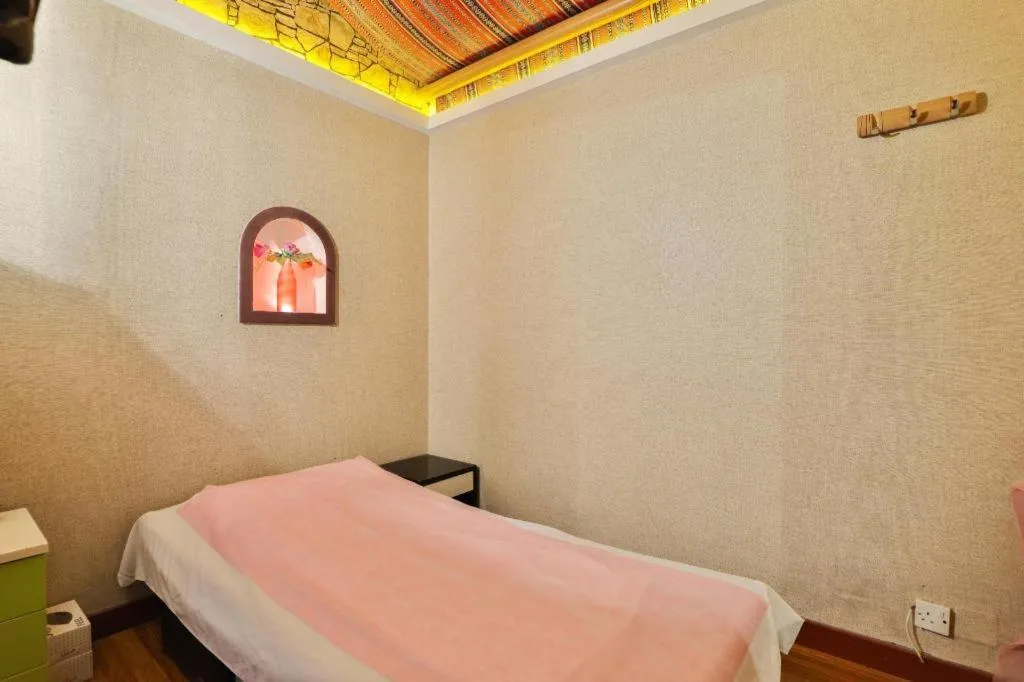 OYO 482 Sun And Sands Downtown