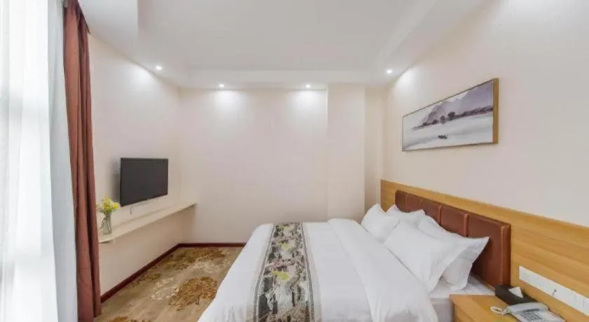 Bed in Guilin Wanjing Hotel