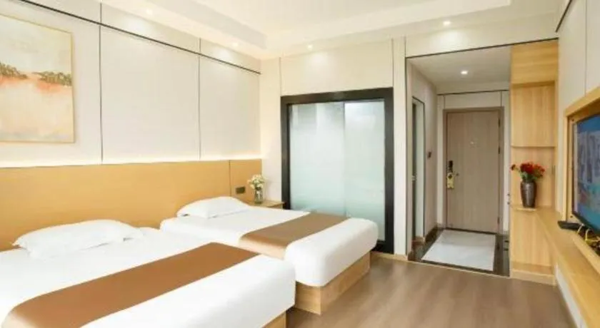 Bed in Guilin Wanjing Hotel