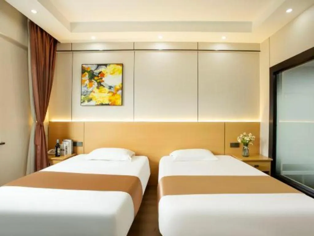 Bed in Guilin Wanjing Hotel