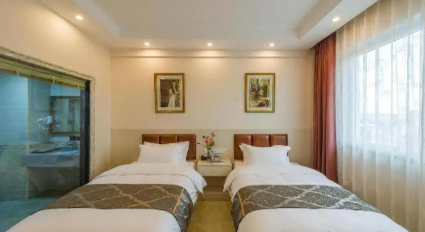 Bed in Guilin Wanjing Hotel