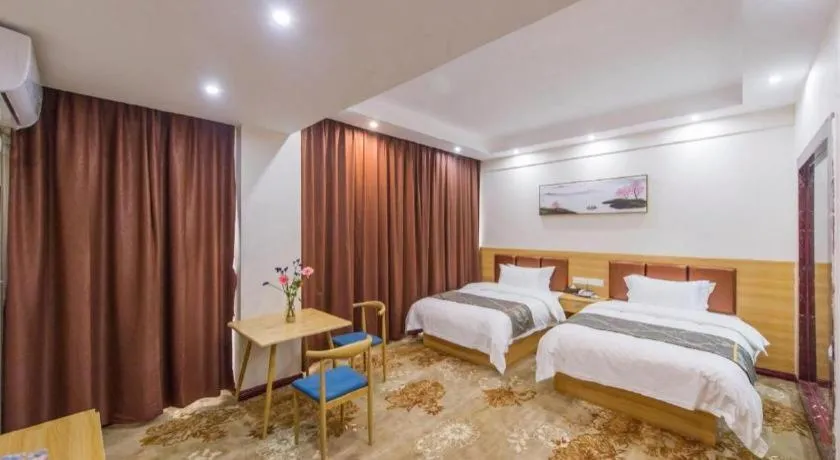 Bed in Guilin Wanjing Hotel