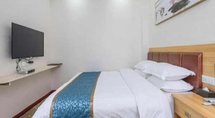 Bed in Guilin Wanjing Hotel