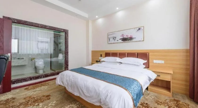 Bed in Guilin Wanjing Hotel