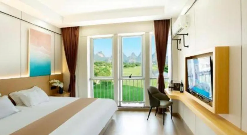 Bed in Guilin Wanjing Hotel