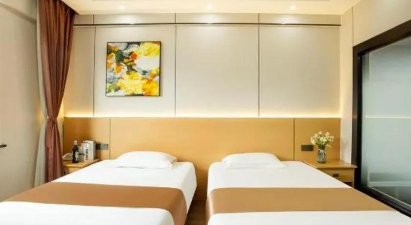 Bed in Guilin Wanjing Hotel