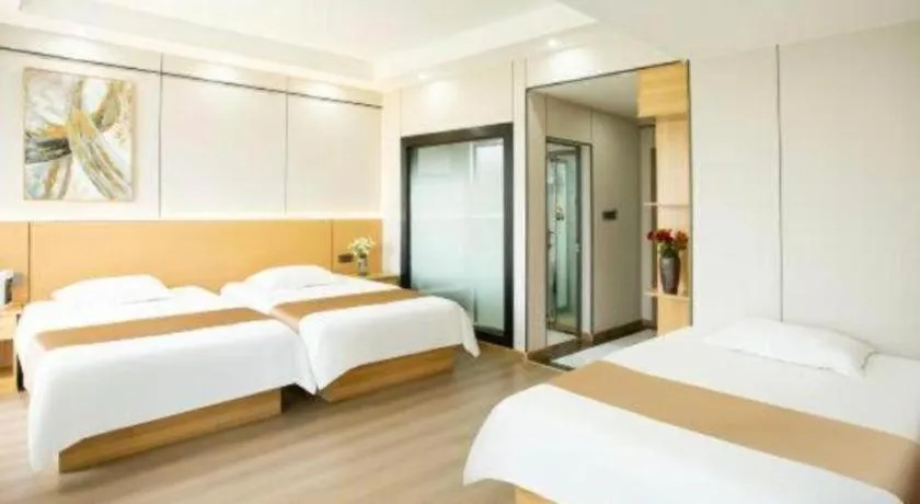 Bed in Guilin Wanjing Hotel