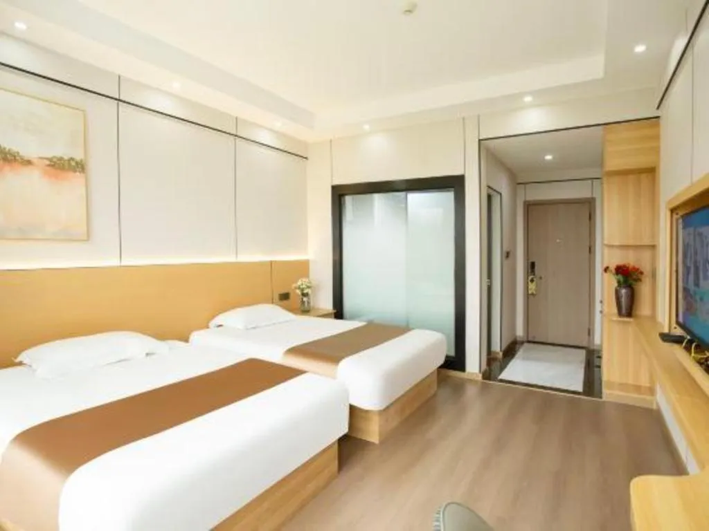 Bed in Guilin Wanjing Hotel