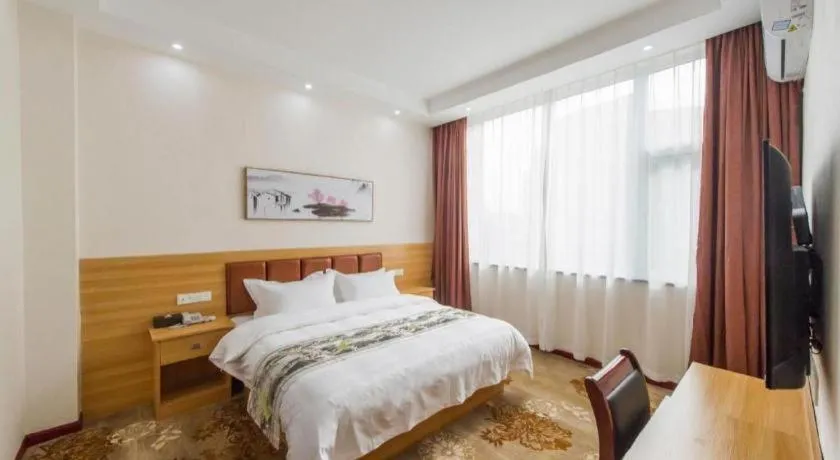 Bed in Guilin Wanjing Hotel