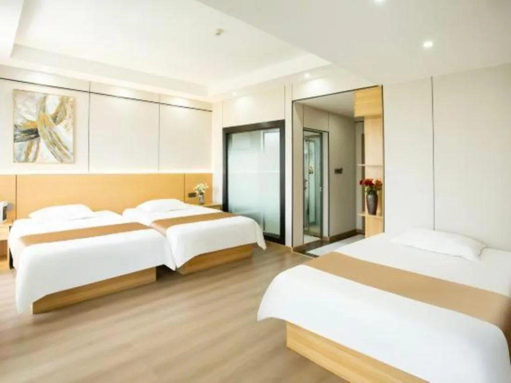 Bed in Guilin Wanjing Hotel