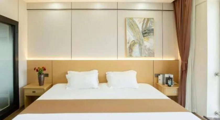 Bed in Guilin Wanjing Hotel