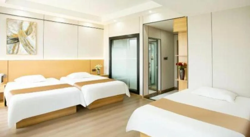 Bed in Guilin Wanjing Hotel