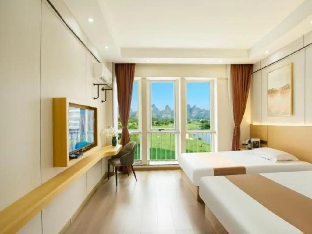 Bed in Guilin Wanjing Hotel